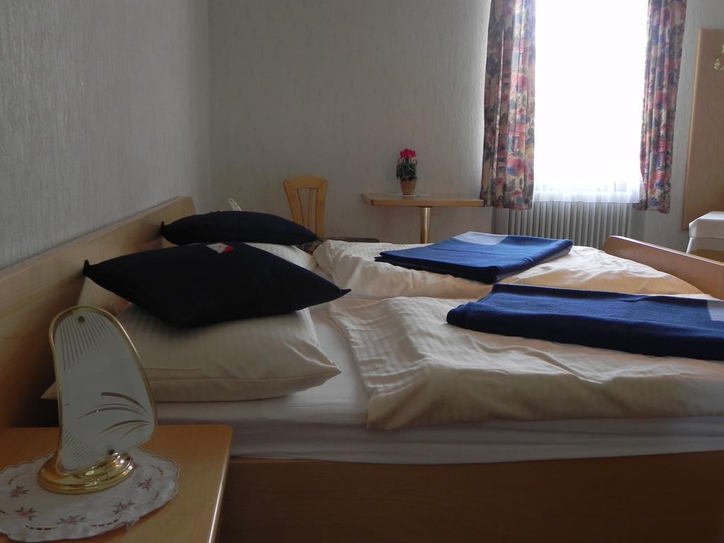 Gasthof Grüner Baum Kirchberg am Wechsel Zimmer foto